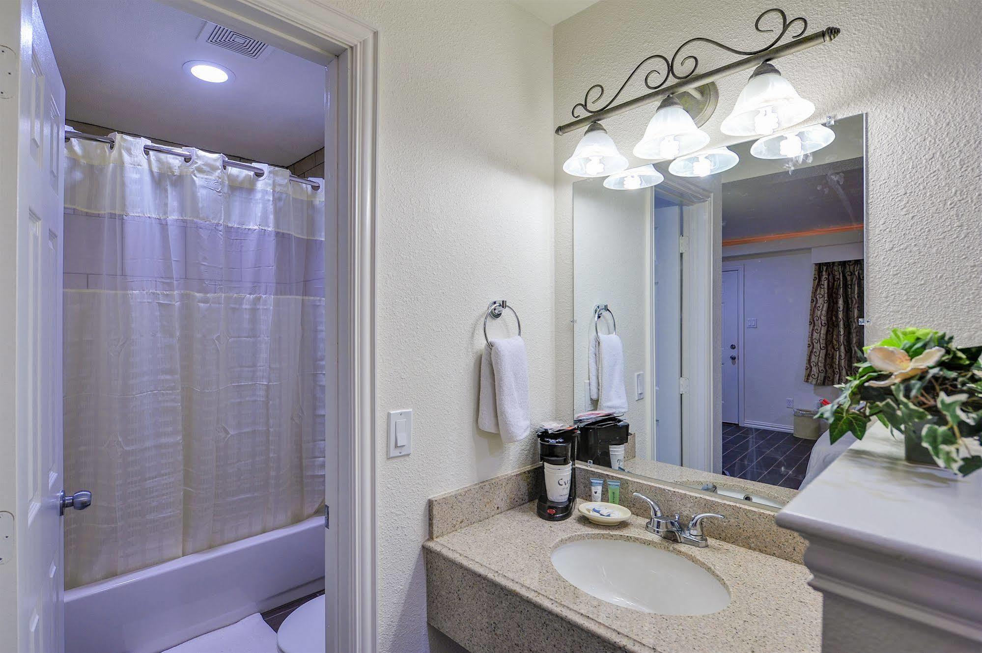 Romantic Inn & Suites Dallas Zewnętrze zdjęcie