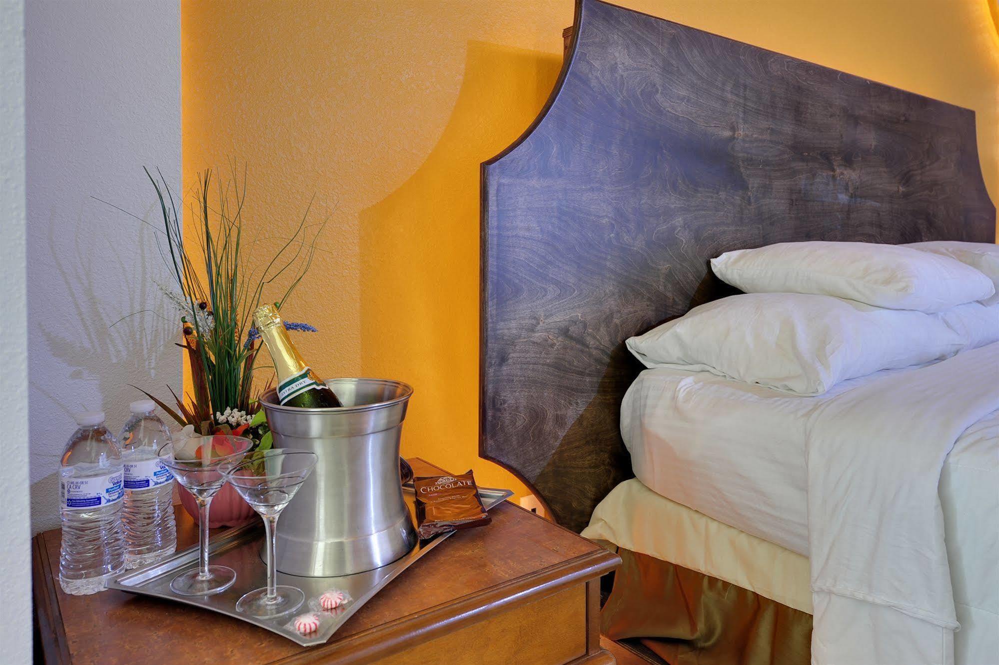 Romantic Inn & Suites Dallas Zewnętrze zdjęcie