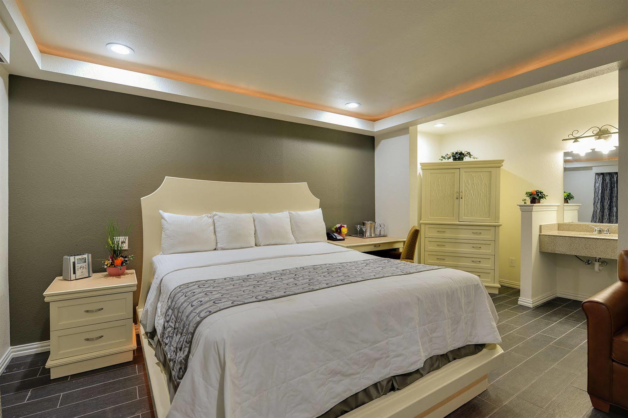 Romantic Inn & Suites Dallas Zewnętrze zdjęcie